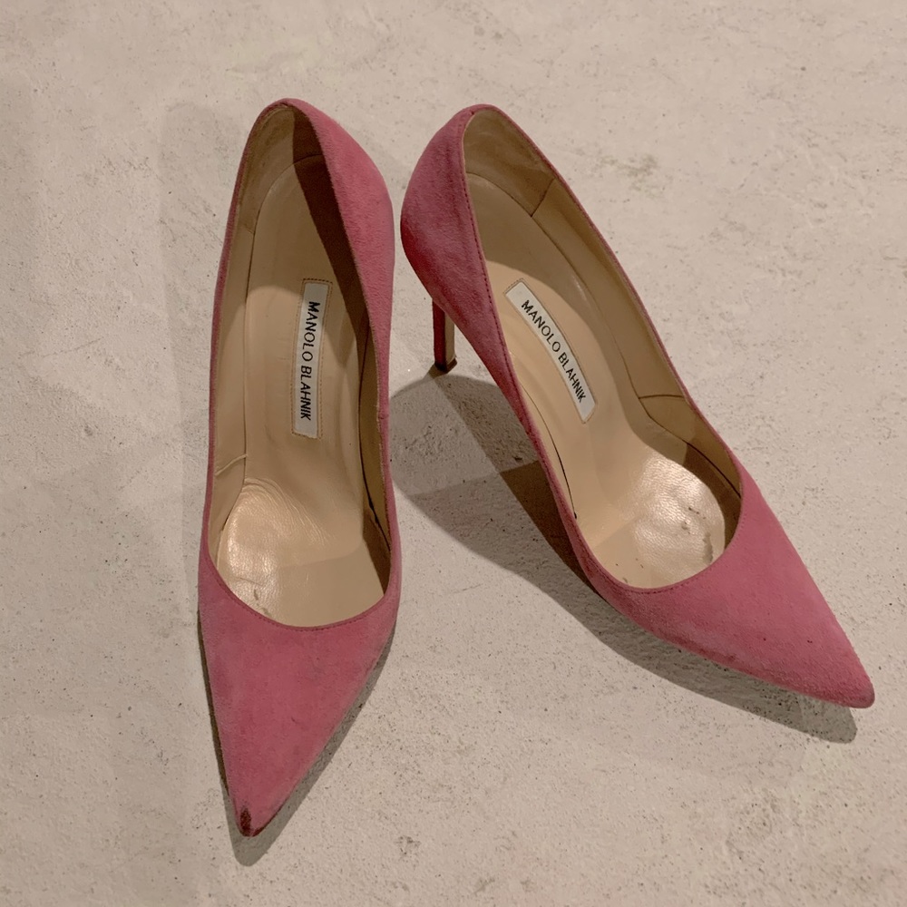 Manolo Blanik Classic Suede Pointed Toe Pump